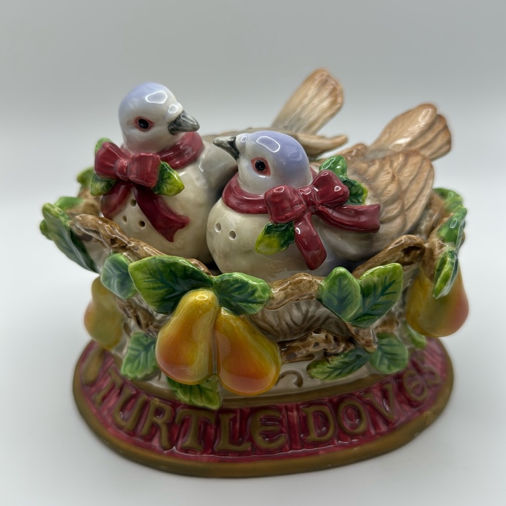 Fitz & Floyd Two Turtle Doves Salt And Pepper Shakers Christmas Holiday‎